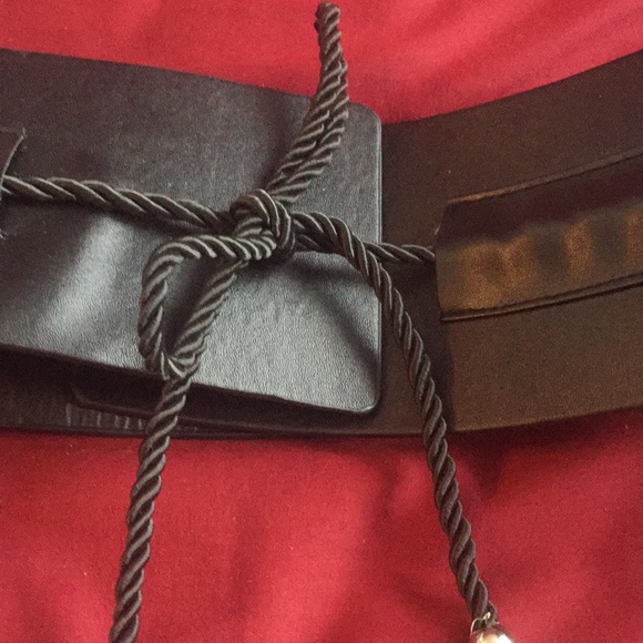 Black wrap belt with ties - Picture 2 of 3